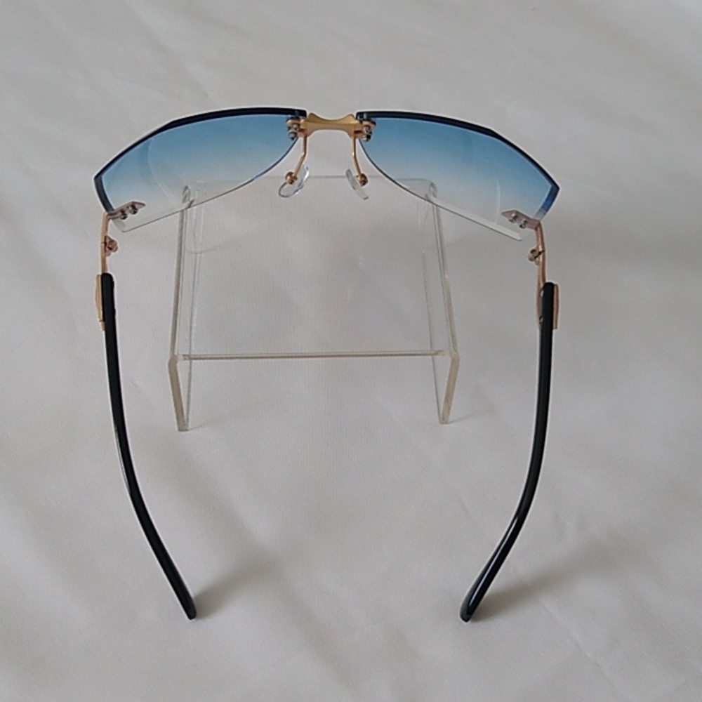 ✨"Captain Hooks" fashion glasses✨ - Picture 3 of 4